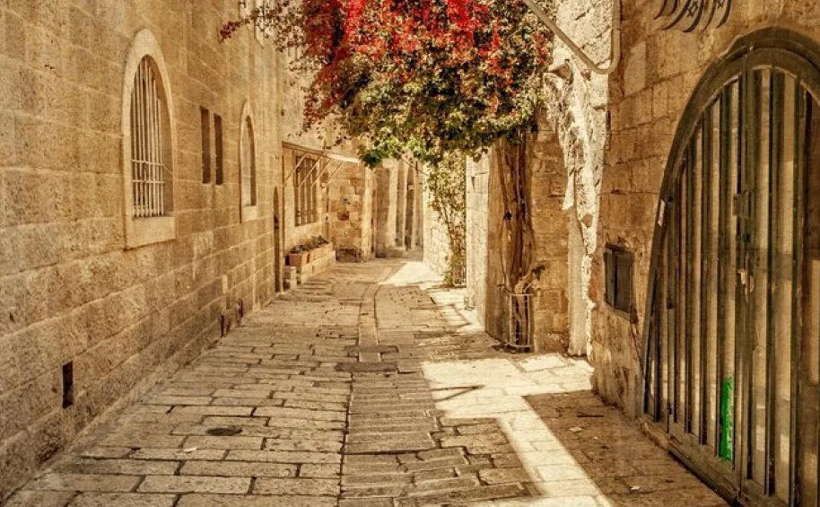 Traveltouriz: Your Guide to the Enchanting Jewish Quarter of Jerusalem